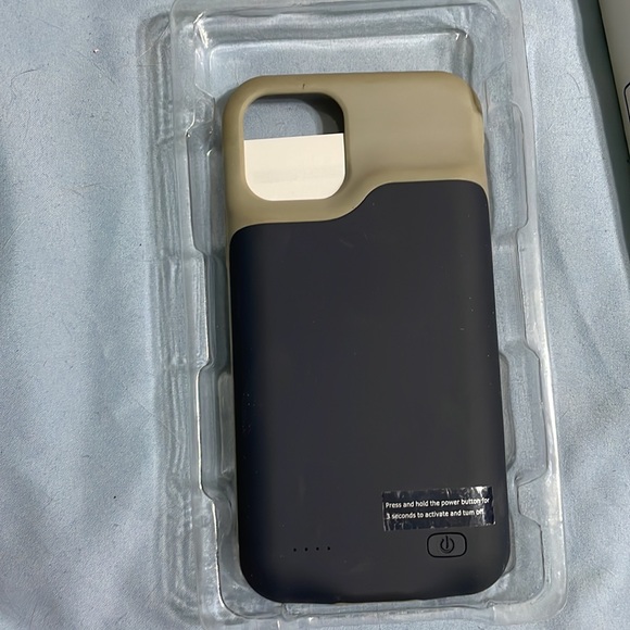 NWT! A38 5200mAh Battery Case for iPhone 11 Pro. - Picture 6 of 7